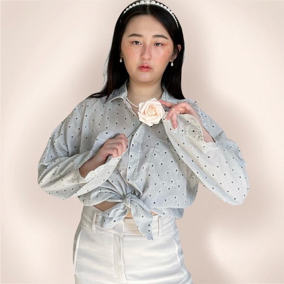 Vintage monochrome black & white striped diamond dot print button up. - Picture 3 of 4